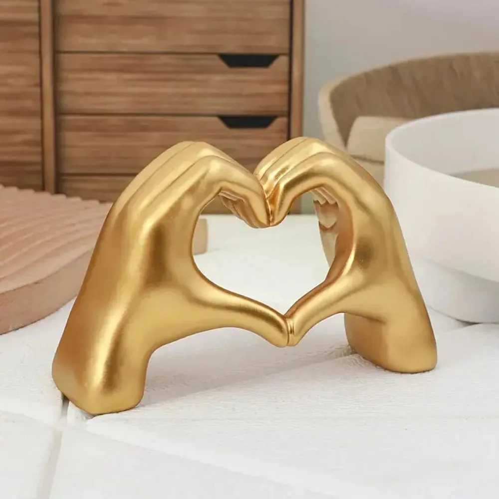 Resin Love Gesture Statue Nordic Art Desktop Ornament - Image 4